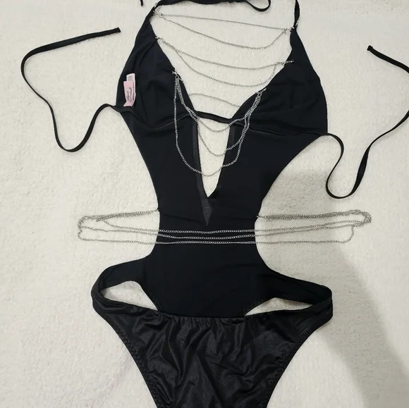 Swim suit - Picture 3 of 3